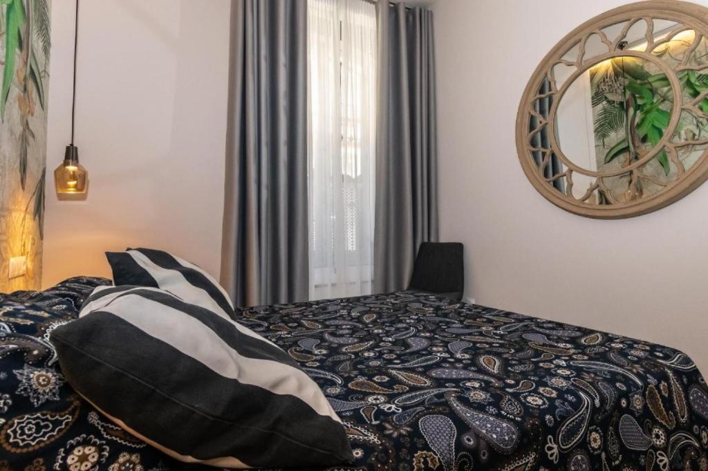 Triana Ines Apartment Севиля Екстериор снимка
